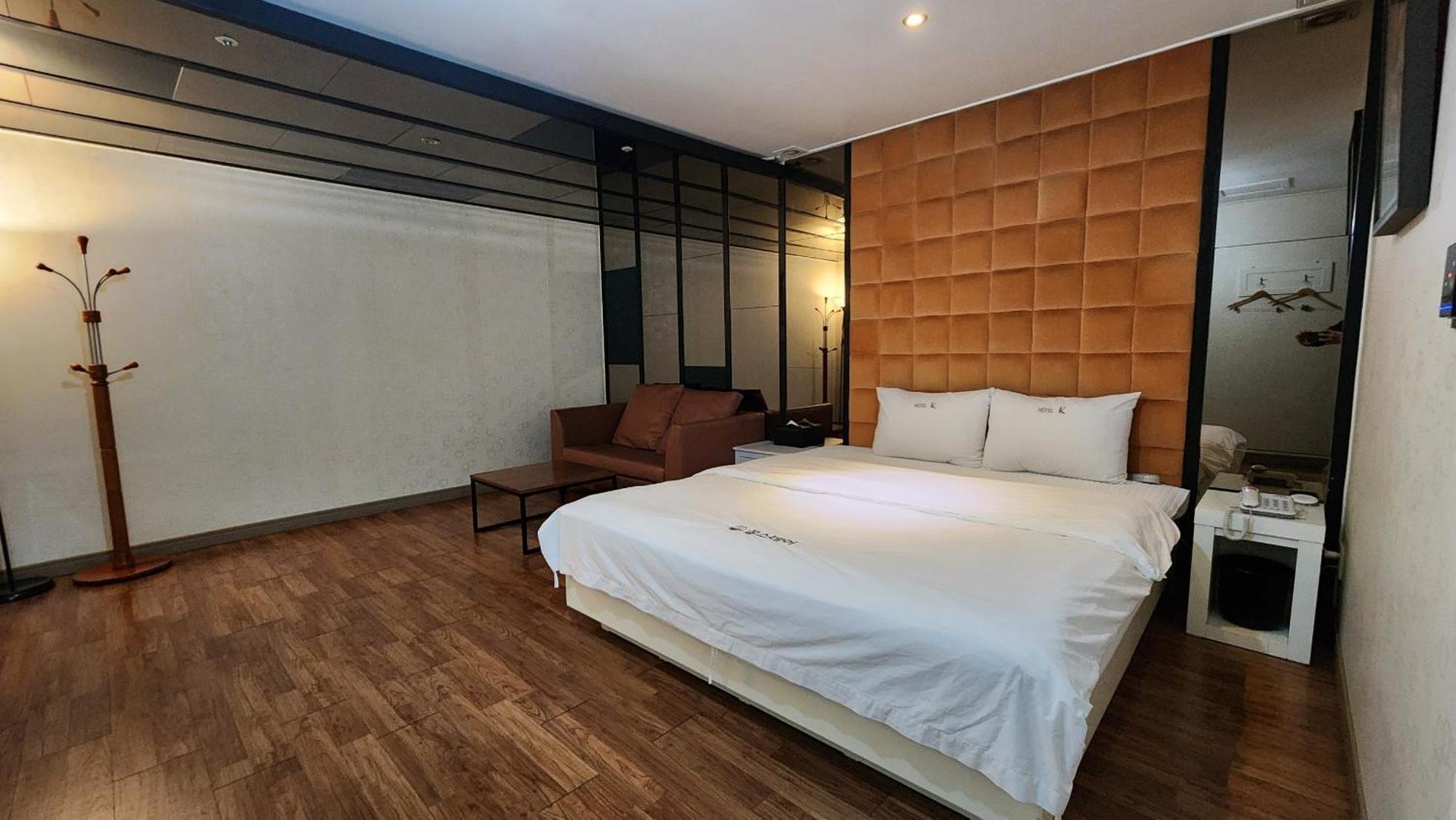 Gimhae Business Hotel K Exterior foto