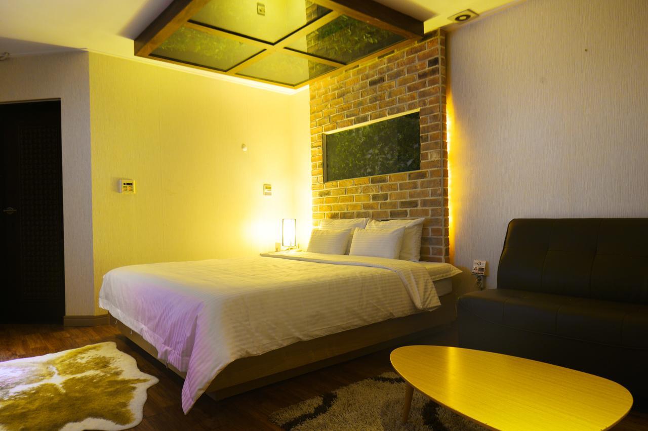 Gimhae Business Hotel K Exterior foto
