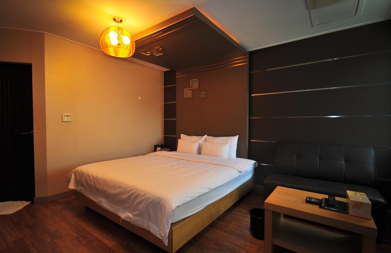 Gimhae Business Hotel K Exterior foto