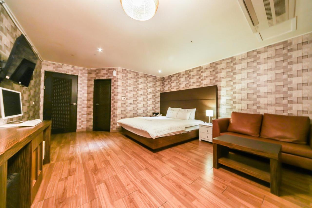 Gimhae Business Hotel K Exterior foto