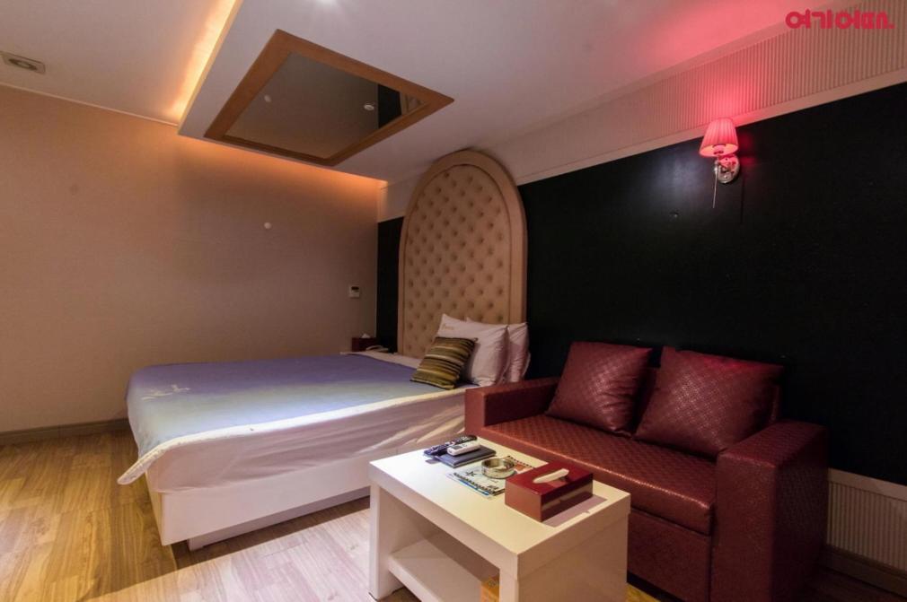 Gimhae Business Hotel K Exterior foto