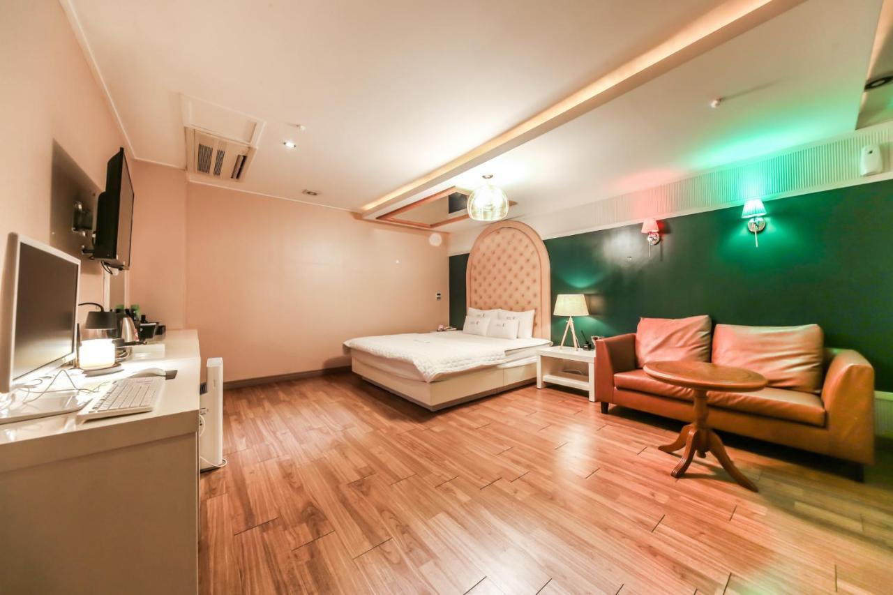 Gimhae Business Hotel K Exterior foto