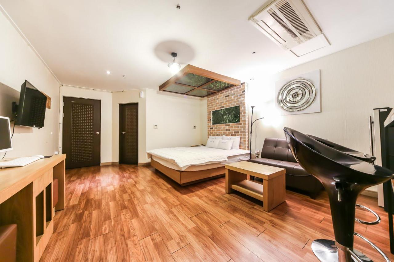 Gimhae Business Hotel K Exterior foto
